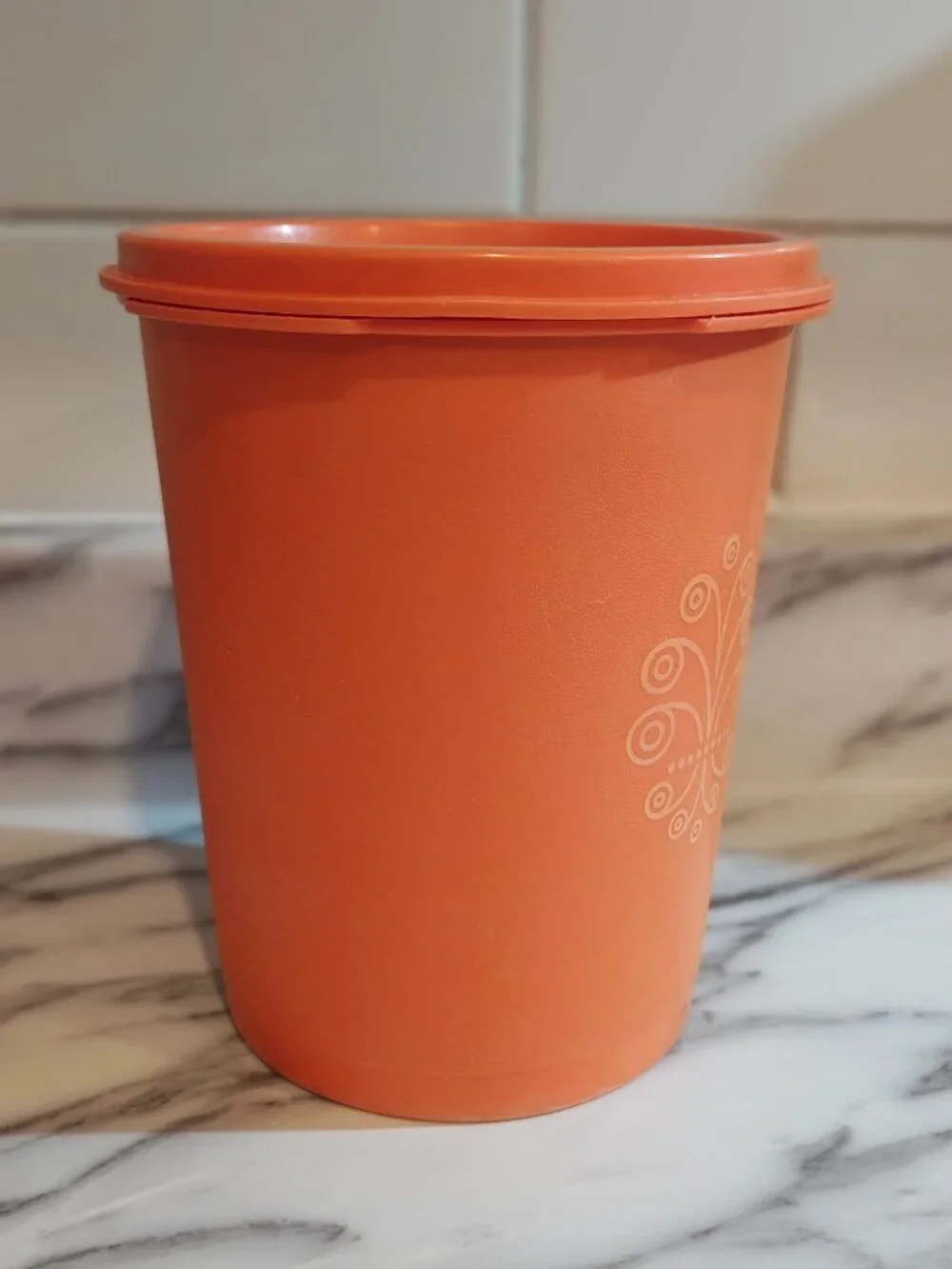 Vintage Tupperware Canister 811-4 with Lid – Orange Retro Kitchen Storage - Picture 5 of 9